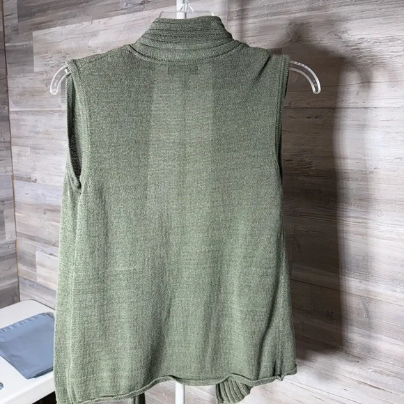 Dressbarn Sage Green Knit Vest 552 - Picture 2 of 4